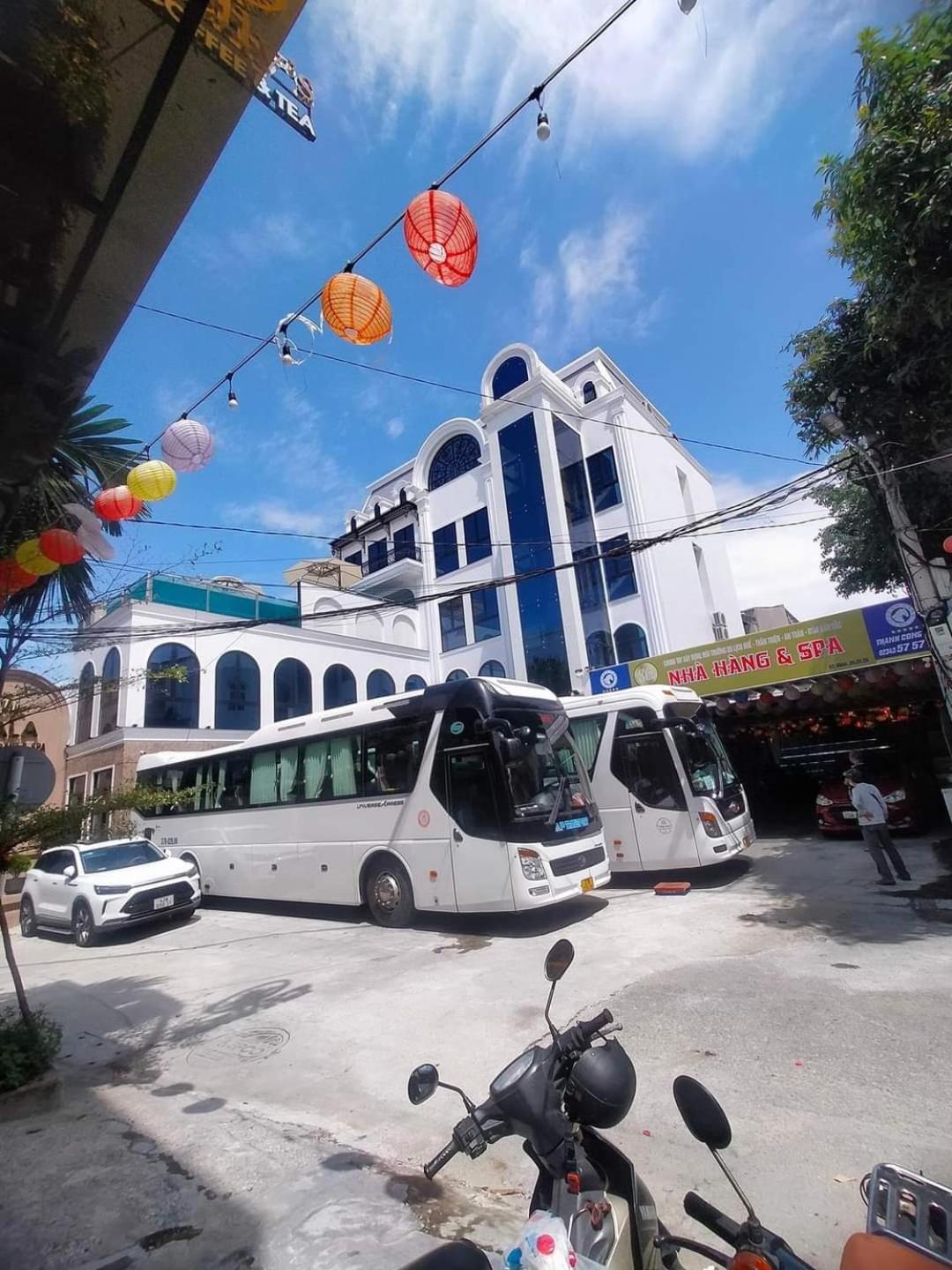 Sala Hotel Hue Exterior photo